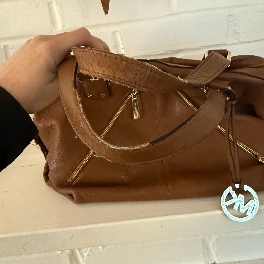 Micheal Kors hobo style bag - Picture 4 of 4